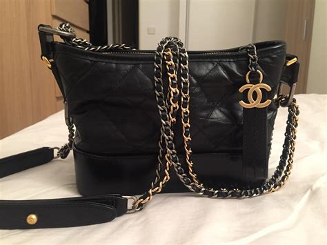 chanel gabrielle hobo review.